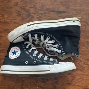 Women’s converse size 7